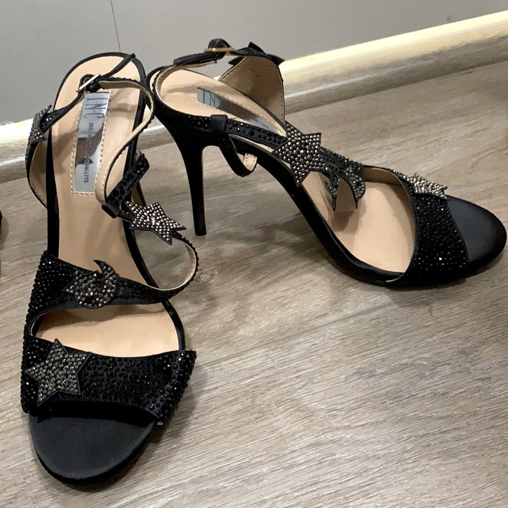 INC WOMEN STAR HEELS